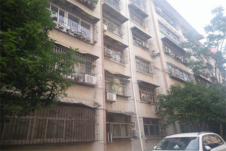 书香雅居3室2厅1卫精装四楼送车库急售63万可分期